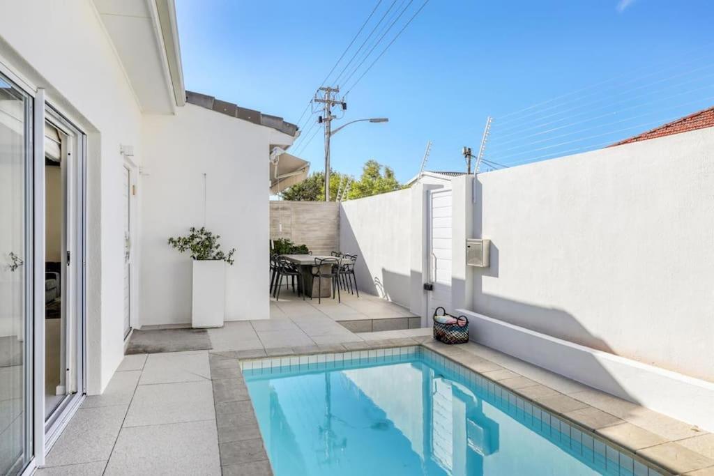 Stylish Oasis In Sea Point Holiday home