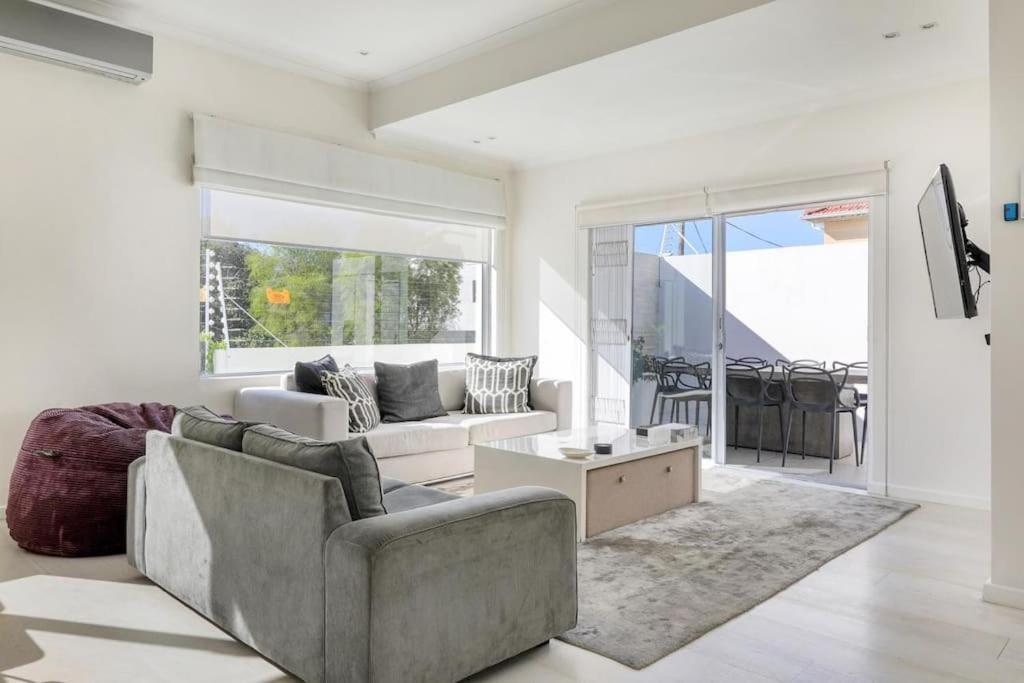 Stylish Oasis In Sea Point Cape Town