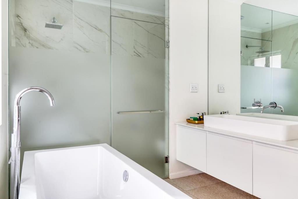 Stylish Oasis In Sea Point *